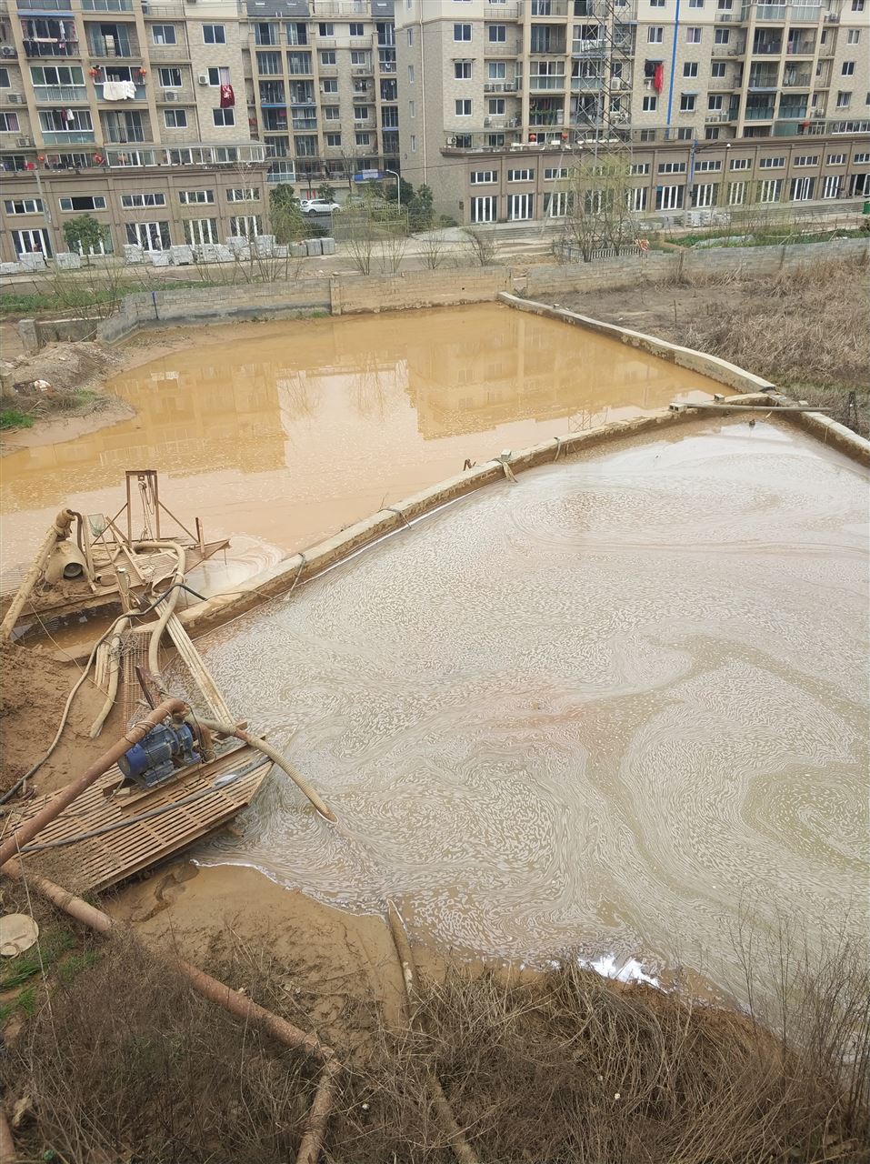 西区沉淀池淤泥清理-厂区废水池淤泥清淤