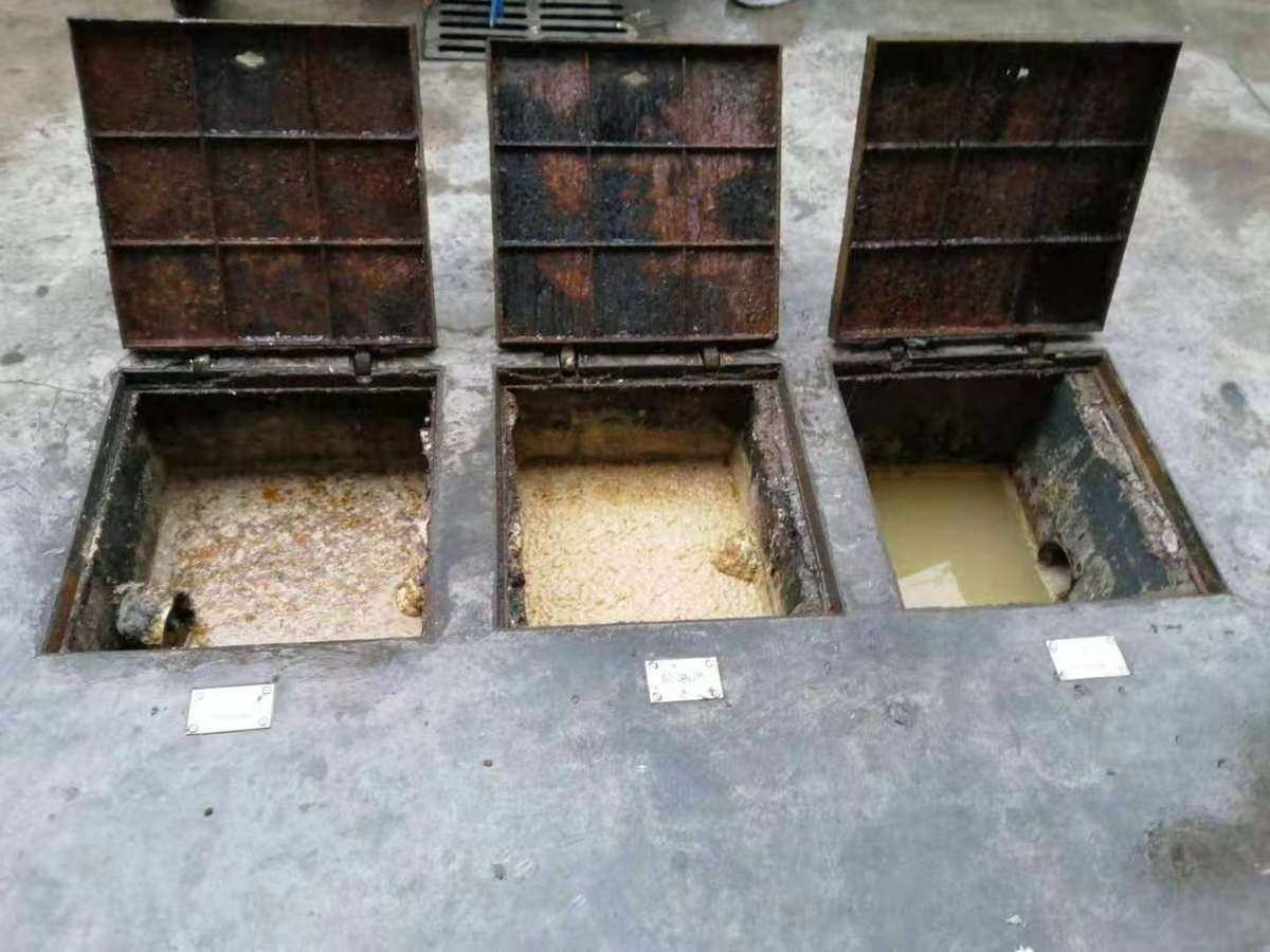 西区清理隔油池-污水池清掏